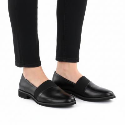 5. Women's black Jezzi shoes RMR25128