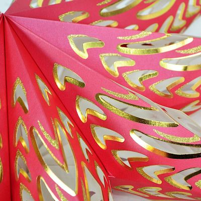 5. DECORATIVE HANGING PAPER STAR FSC 18x60CM RED 9 ARMS MICA