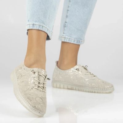 6. Beige leather shoes with elastic bands Filippo DP7810