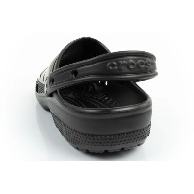 13. Crocs Classic Clog 206624-001