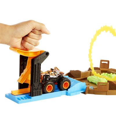 5. Hot Wheels Monster Truck Tire - Stunt Arena Set GVK48