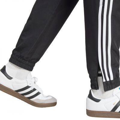 6. adidas Tiro 25 Essentials Woven Pants M JC5445