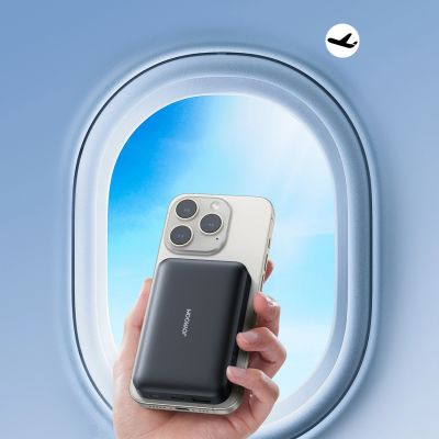 9. Joyroom JR-W020 20W 10000mAh MagSafe Power Bank + USB-C - USB-C 0.25m Cable - Black