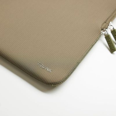 4. Trunk Neoprene Sleeve 33 cm (13") Pocket Case Green