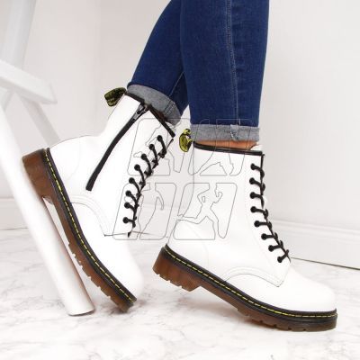 7. Insulated leather boots Filippo W PAW77B white