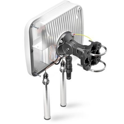 4. QuWireless QuMax directional antenna PoE/LAN 6 dBi