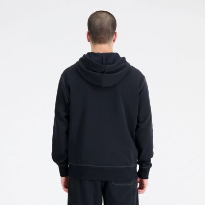9. New Balance Essentials Hoodie M MT33508BK