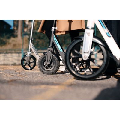 12. Razor A5 Air Scooter 13073005 (Black)