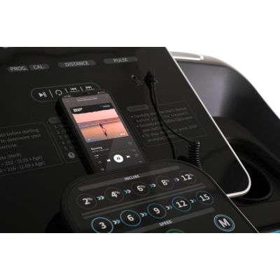 6. ZIPRO DREAM treadmill 520 x 1500 mm 20 km/h