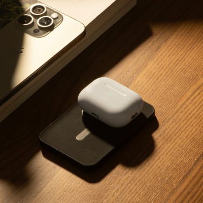 11. Native Union PB-5KMS-BLK-Q2 Power Bank 5000mAh Wireless Charging Black