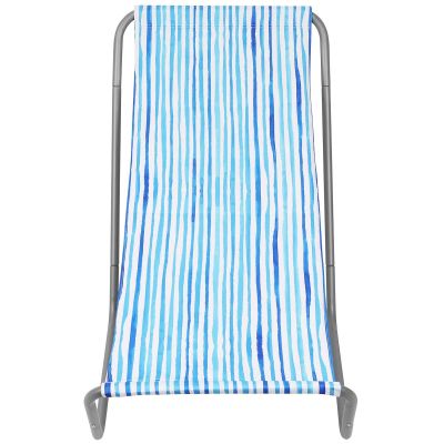 25. FOLDABLE GARDEN AND BEACH CHAIR AND BLUE LINES BAG