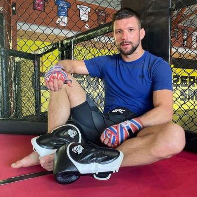 13. 10oz Boxing Gloves - Blaze White - Legacy Series