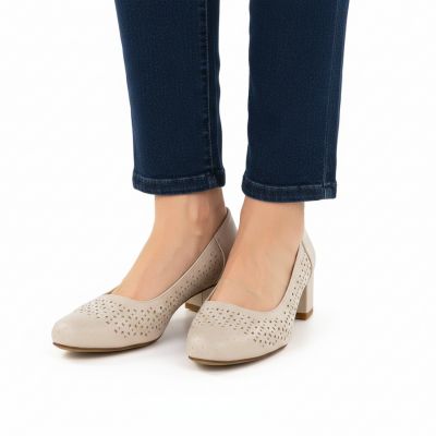 5. Women's openwork pumps on a block, beige Sergio Leone PB293