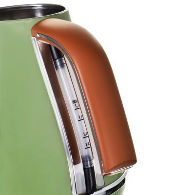 5. DeLonghi Icona Vintage KBOV 2001.GR Electric Kettle (2000 W, 1.7 l; olive)