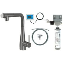 Kitchen faucet with water filtration kit and pull-out spout