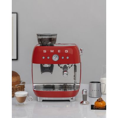 20. Smeg EGF03RDEU coffee machine Manual espresso machine 2.4 l