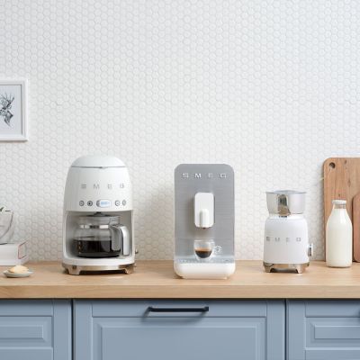 59. SMEG DCF02WHEU coffee machine