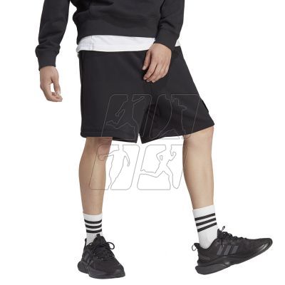 3. Shorts adidas Caps SHO M IA9357