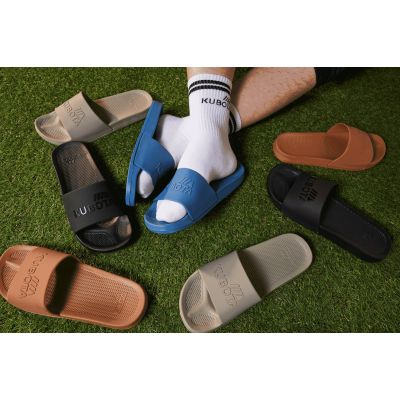 10. Basic plain black pool flip-flops KUBKBB-SS24-02-23