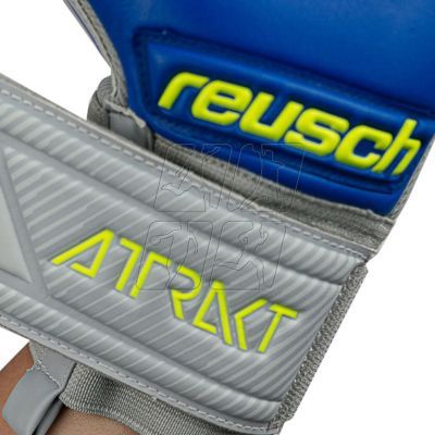 5. Goalkeeper gloves Reusch Attrakt Grip Evolution Finger Support Jr 5272820 6006