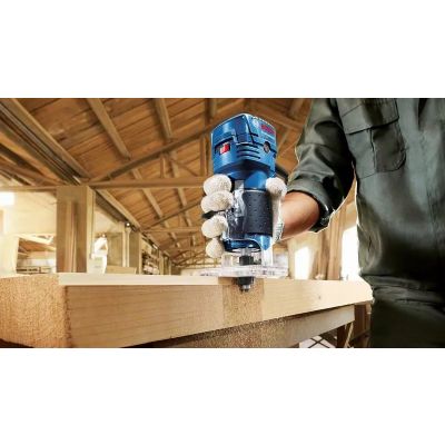 3. 550W GKF 550 BOSCH milling machine