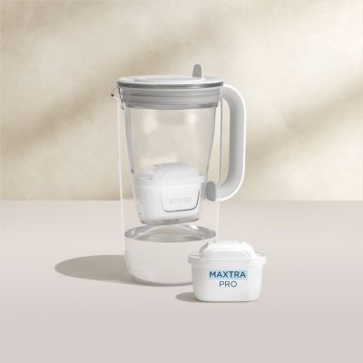 9. Brita Glass filter jug + 2 MaxtraPro PP cartridges (blue; 2.5l)
