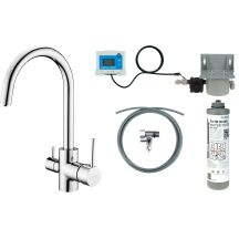 Kitchen faucet with water filtration kit