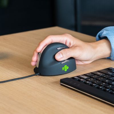 34. Ergonomic mouse for right-handed users R-Go Pele HE USB large black/silver retail