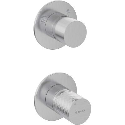 Concealed shower tap with shower diverter