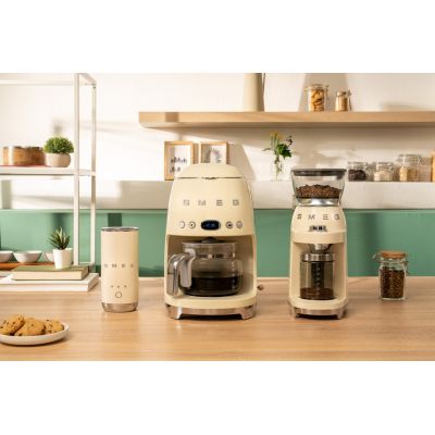30. SMEG MFF02CREU Milk Frother MFF02CREU