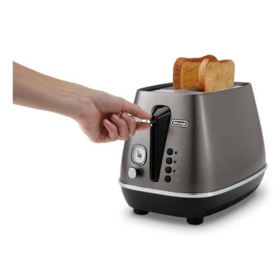 3. DeLonghi Distinta CTIN2103.TB Electric Toaster