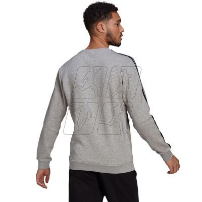 4. Adidas Essentials Sweatshirt M GK9110