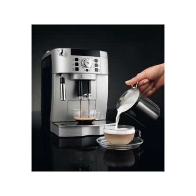 6. DeLonghi Magnifica S ECAM 22.110.SB automatic espresso machine (1450W; silver)