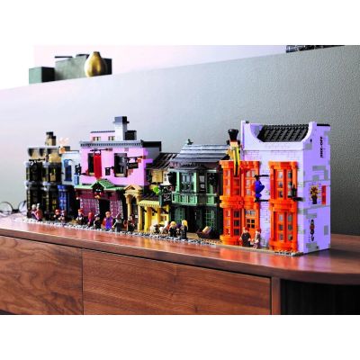 19. LEGO Harry Potter 75978 Diagon Alley