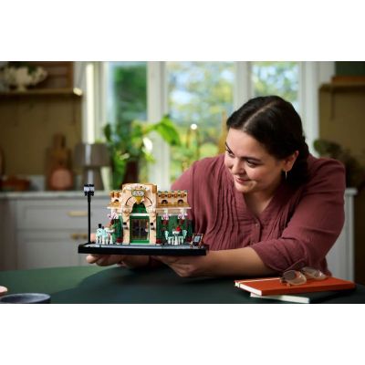 7. LEGO ICONS 10362 French Cafe