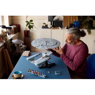 16. LEGO 10356 Icons - Star Trek: USS Enterprise NCC-1701-D