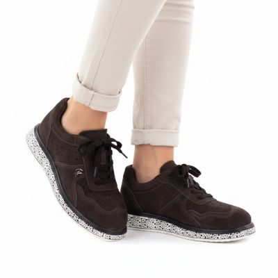 5. Women's brown suede leather shoes Vinceza 66903