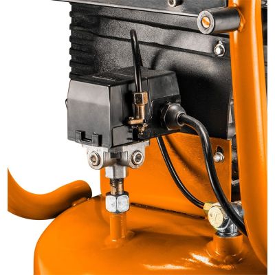 4. Vertical oil compressor 40l, 230V NEO 12K010