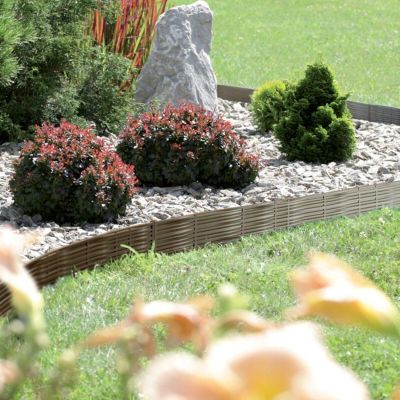 5. GARDEN PALISADE LAWN EDGE BORDER WICKER 390CM BROWN