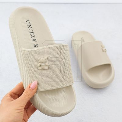 4. Vinceza W 75210 JAN403B flip-flops