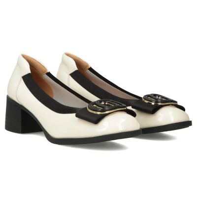 4. Beige patent leather pumps on a block heel Filippo DP6960