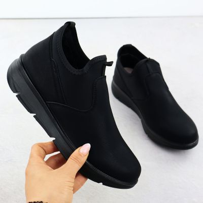 2. Women's low black ankle boots Potocki 25-90356