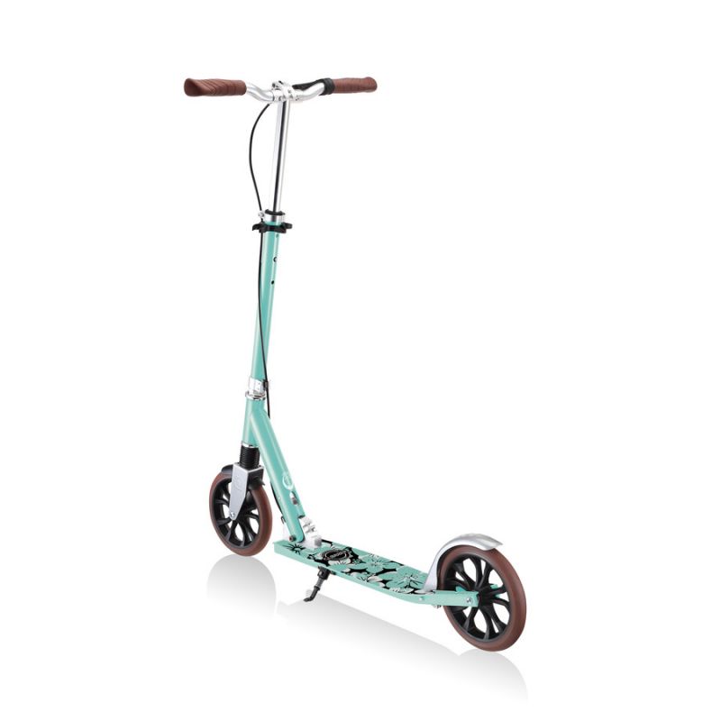 14. Globber NL 205 Dluxe Jr 685-206 Scooter