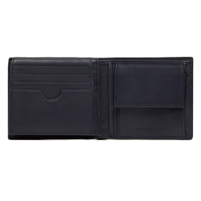 3. TOMMY HILFIGER MEN'S LEATHER SAFIANO WALLET