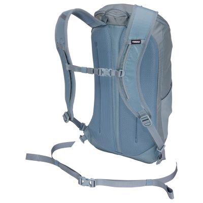 10. Thule AllTrail Daypack 18 L - pond