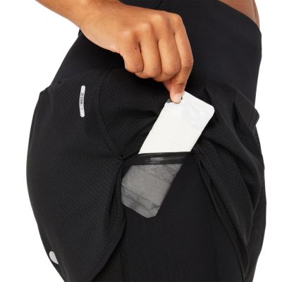 4. Asics Road 2-N-1 3.5IN Shorts W 2012C975-001