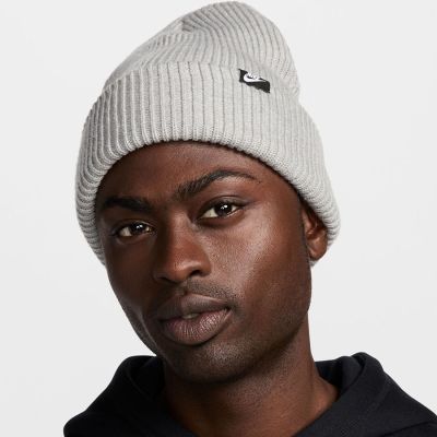 2. Nike Peak Cap HF0326-036