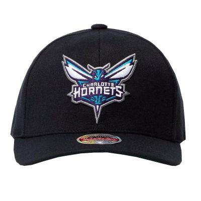 Mitchell & Ness NBA Charlotte Hornets Cap HHSSINTL102-CHOYYPPPBLCK