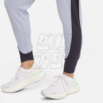 5. Nike Therma-FIT Essential Pants W DD6472-519
