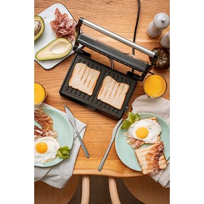 8. ADLER AD 3052 electric grill